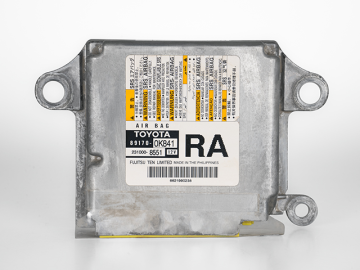 Hilux VIII l'appareil de commande (ECU) airbag 