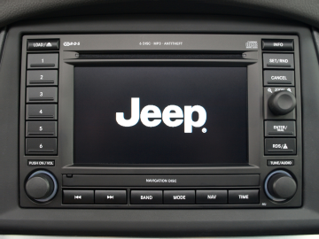 Grand Cherokee III (WH) parfois panne complète de certaines fonctions Navigation REJ